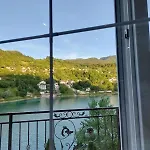 As Na Jablanickom Jezeru Semesterbostad *