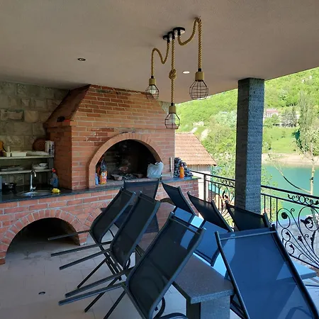 As Sa Bazenom Na Jablanickom Jezeru Ferienhaus Konjic