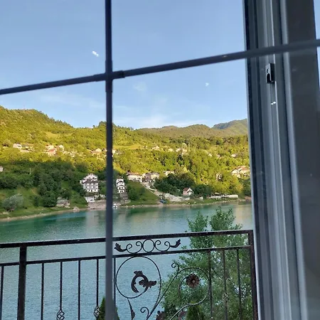 As Sa Bazenom Na Jablanickom Jezeru Vakantiehuis *