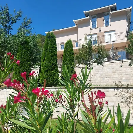 As Sa Bazenom Na Jablanickom Jezeru Ferienhaus *