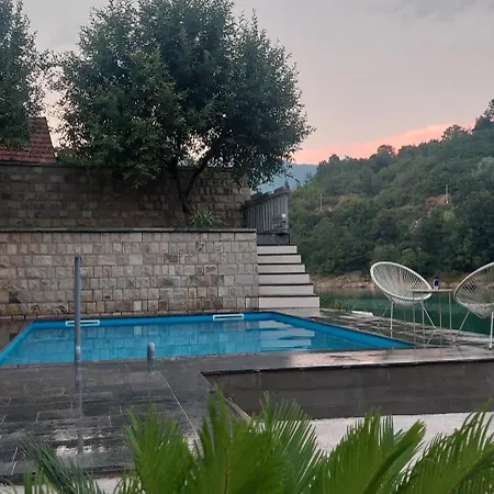 Ferienhaus As Sa Bazenom Na Jablanickom Jezeru