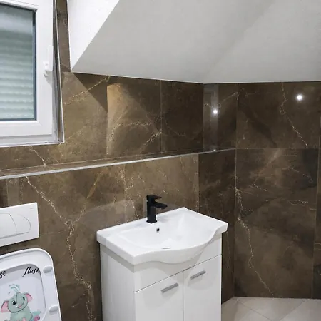 As Sa Bazenom Na Jablanickom Jezeru Ferienhaus Konjic